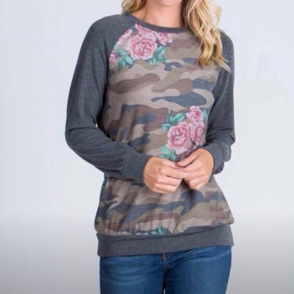 Women’s boutique camo floral top